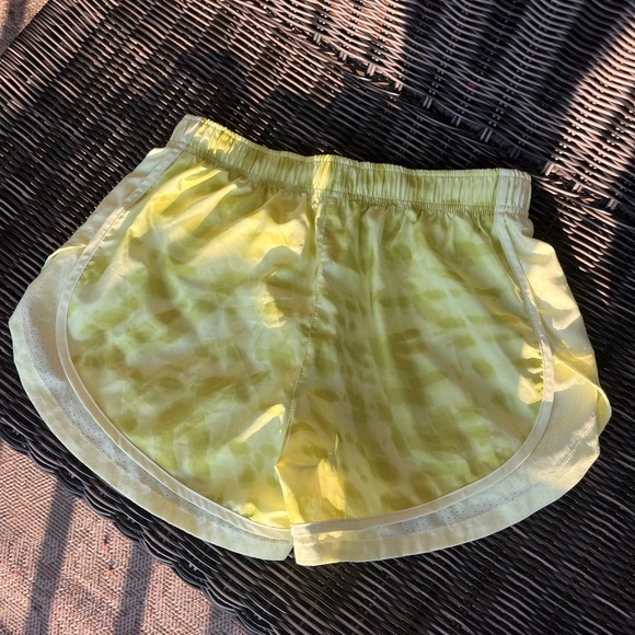 Nike Dri-Fit Running/Training Shorts - Picture 2 of 4